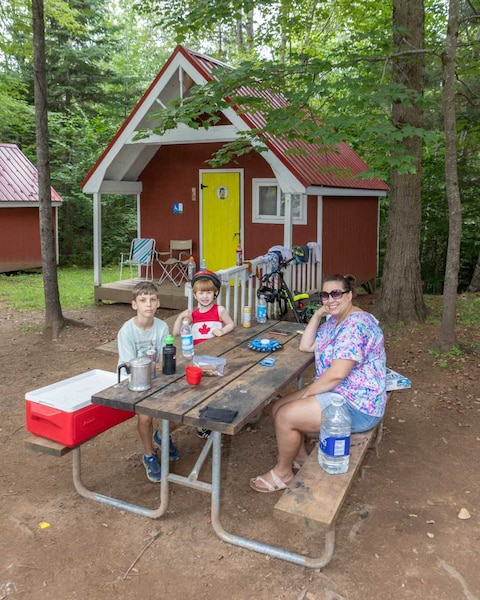 Cindy Bear™ Comfy Cabin Ci # (Pet-Friendly)-22